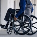 Ένας στους δύο με μέτρια ή μεγάλη αναπηρία έχει μηνιαίο ατομικό εισόδημα έως 385 ευρώ